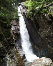 Wasserfall am Wegesrand